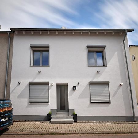 Modern Und Neu, Top Ausstattung Mit Kaffeevollautomat, 2X Netflix-Tv, Lueftungsanlage, Geschirrspueler Wallerfangen Bagian luar foto