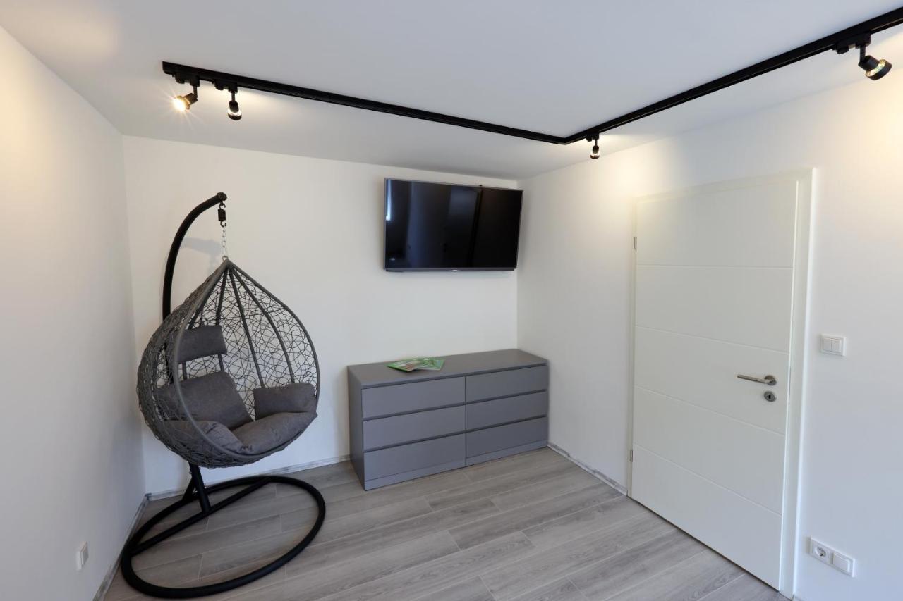 Modern Und Neu, Top Ausstattung Mit Kaffeevollautomat, 2X Netflix-Tv, Lueftungsanlage, Geschirrspueler Wallerfangen Bagian luar foto